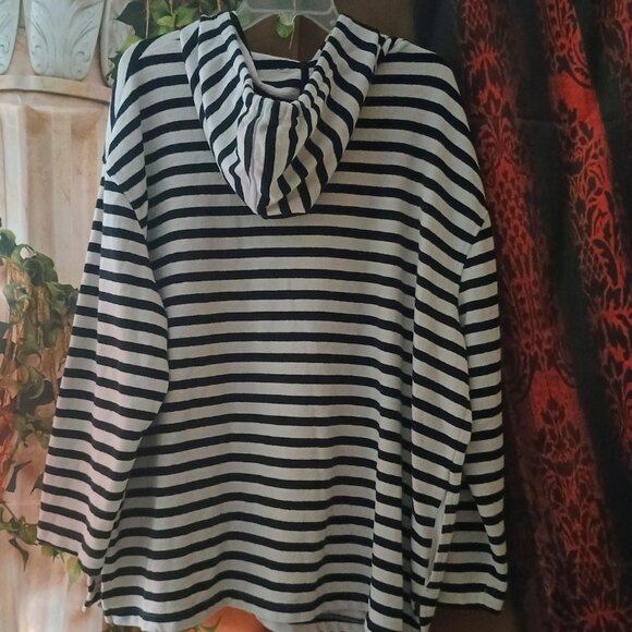 EUC: AVA & VIV Sze. 3X Black & White Striped Hooded Terry Cloth Tunic Top - Picture 2 of 3